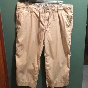 Khaki capris